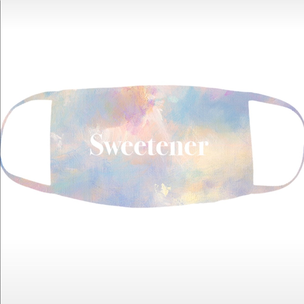 IOS ariana grande sweetener cloud mask